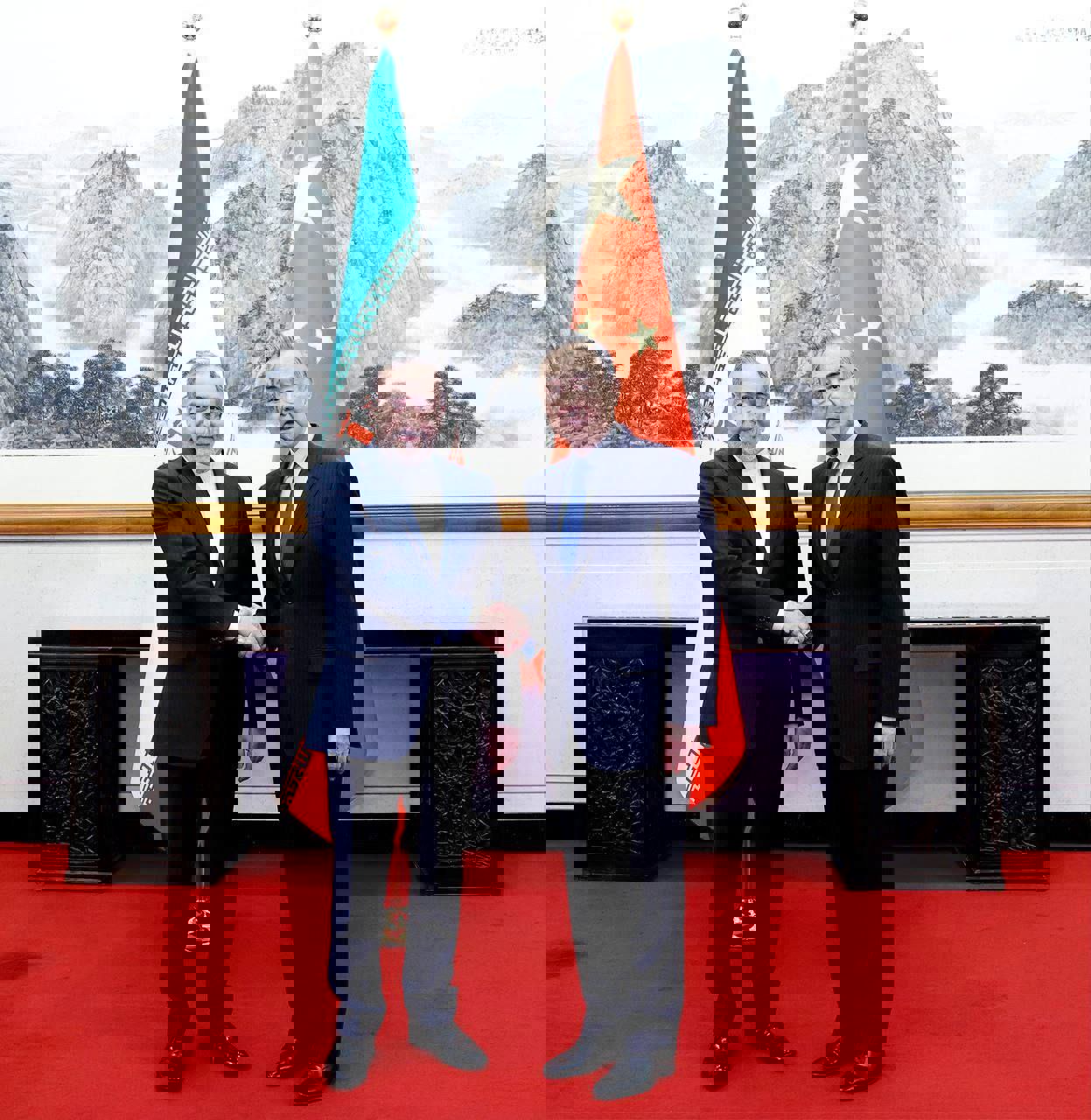 پیام تبریک وزیر امور خارجه چین به مناسبت سالگرد پیروزی انقلاب اسلامی