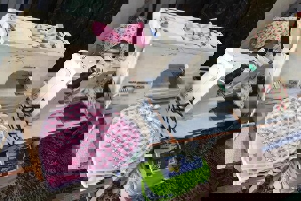 بانوی املشی با خیاطی خانگی ده‌ها زن روستایی را صاحب شغل کرد