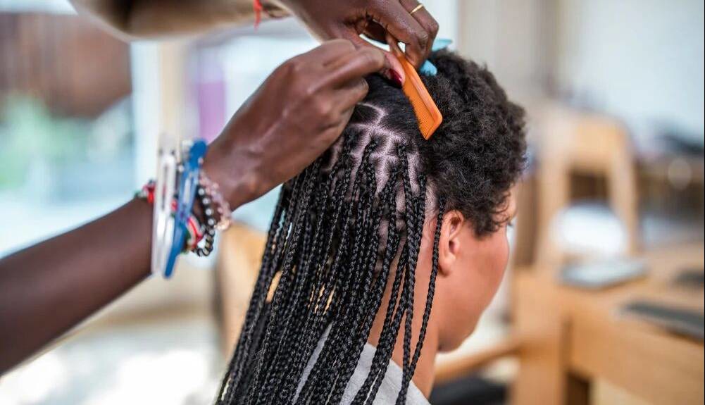 خطر مواد شیمیایی سمی در گیس‌های مصنوعی و اکستنشن مو