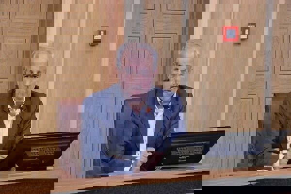 کوچکی‌نژاد: تأخیر در بهره‌برداری بیمارستان لاکان ناشی از ضعف اداری است