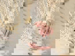 در بیمارستان‌های ژاپن به بیماران جوان ربات‌های پشمالو داده می‌شود