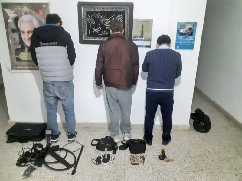 کشف ۳ دستگاه فلزیاب در املش