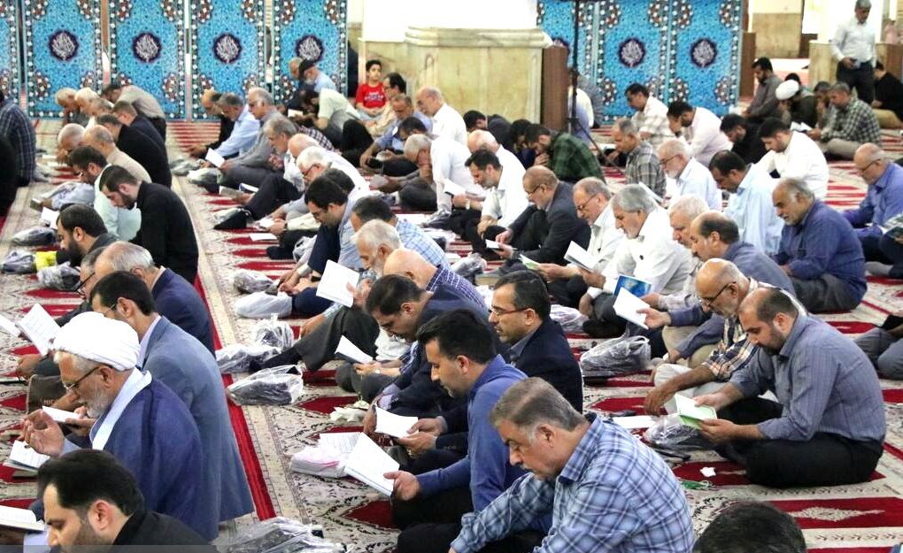 برگزاری مراسم معنوی دعای عرفه در مصلای امام خمینی رشت