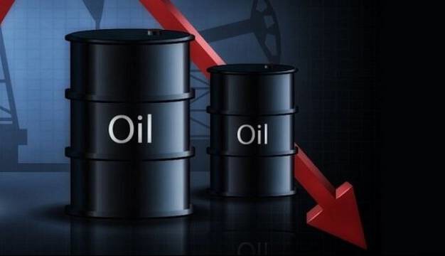 عقب‌نشینی قیمت نفت در بازار جهانی