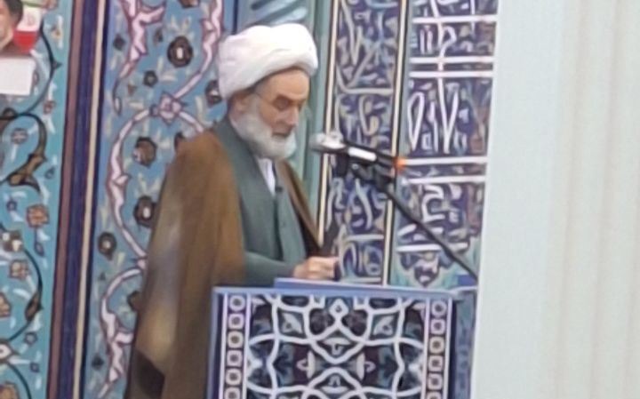 فلسفه حج، قیام مردم برای یاری رساندن به امت اسلام است