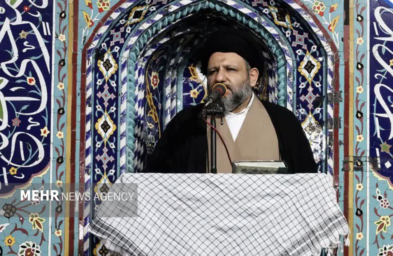 امام جمعه لاهیجان: مراقب حرف ها و شعارهایمان باشیم