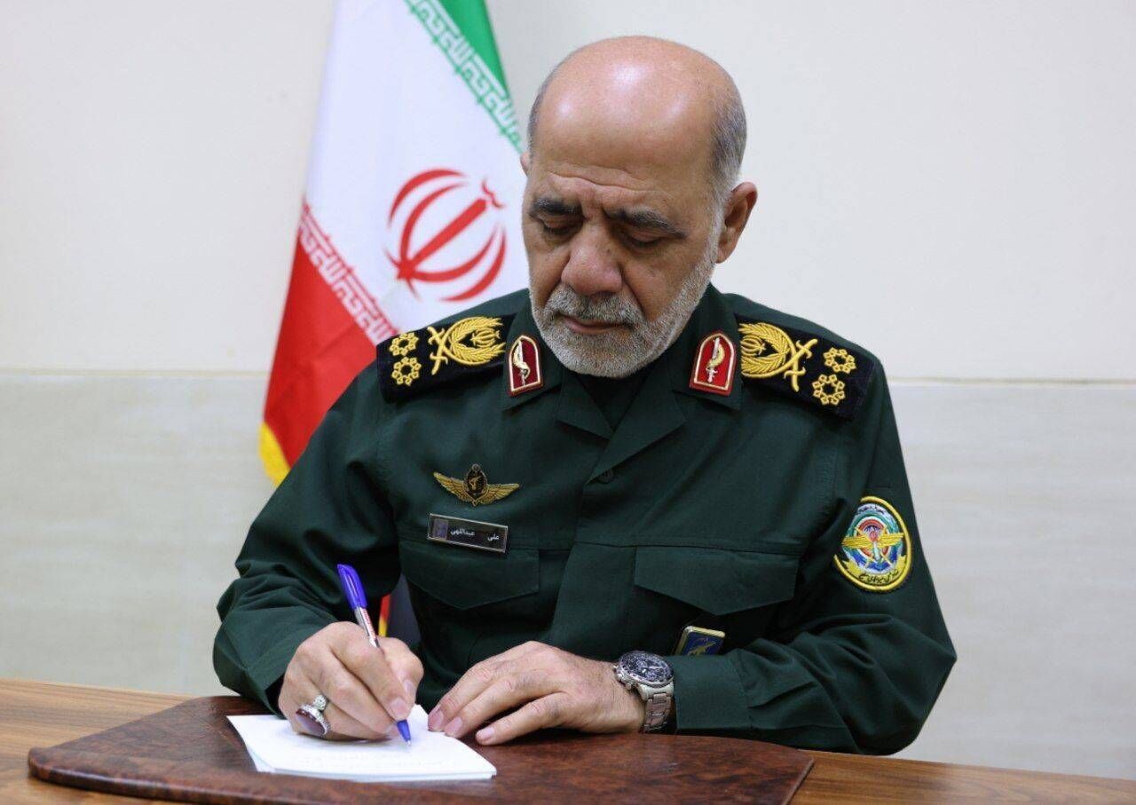 فرمانده قرارگاه خاتم الانبیاء: فرزندان ملت در نیروهای مسلح «دست به ماشه» آماده شلیک به قلب دشمن هستند