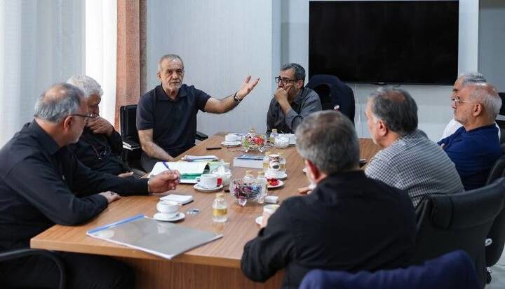 پزشکیان: هیچ مشکل معیشتی و اجتماعی نباید از نگاه مسئولان پنهان بماند
