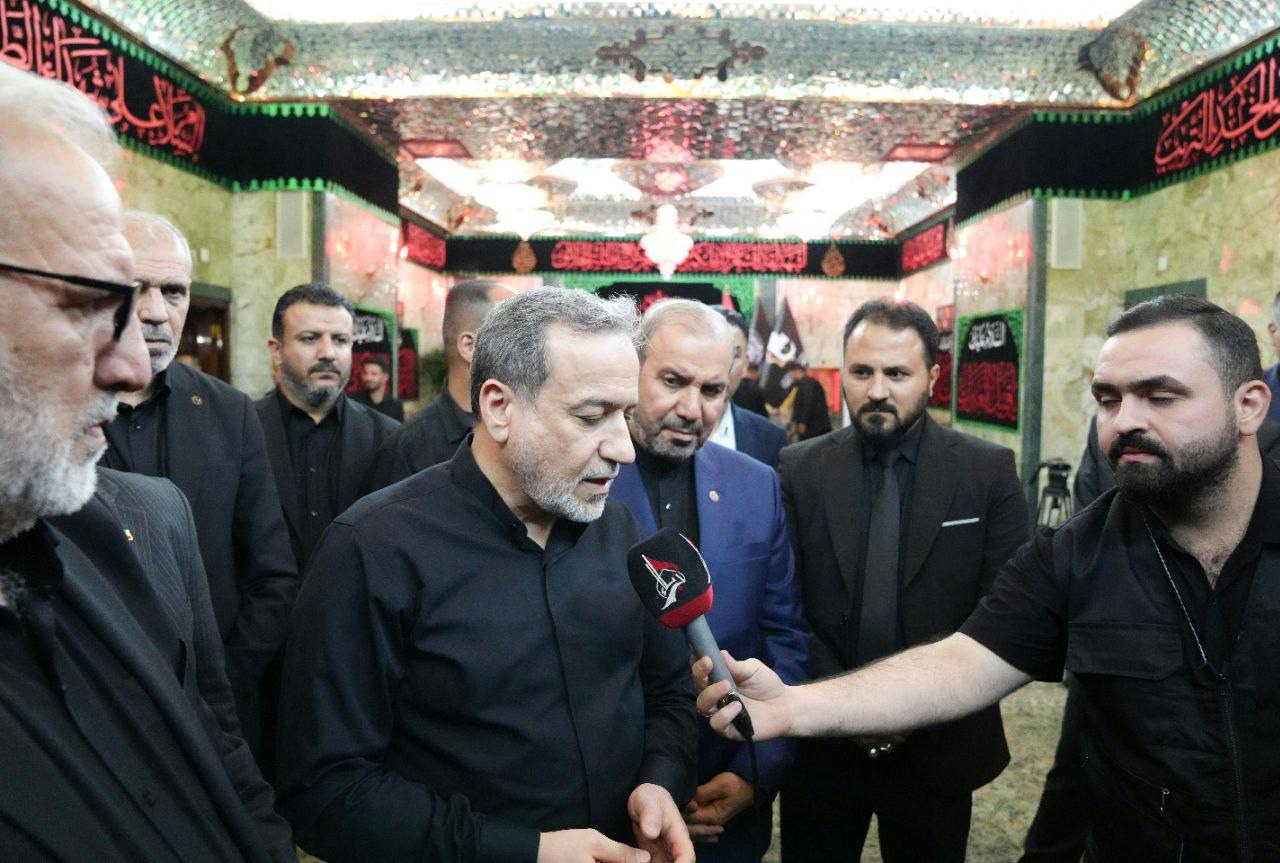 استقبال زائران حرم‌امام حسین (ع) و حرم حضرت اباالفضل العباس (ع) از عراقچی