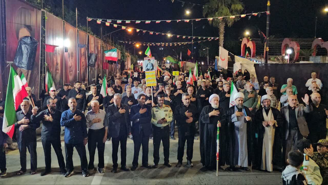 آستارا در شب ۱۲۲؛ مردم همچنان در میدان حضور دارند