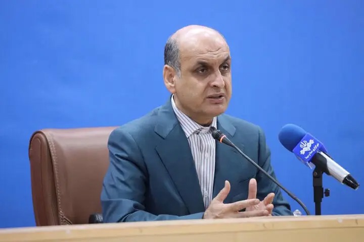 منافع عمومی باید محور تصمیم‌گیری درباره خودروهای مناطق آزاد باشد