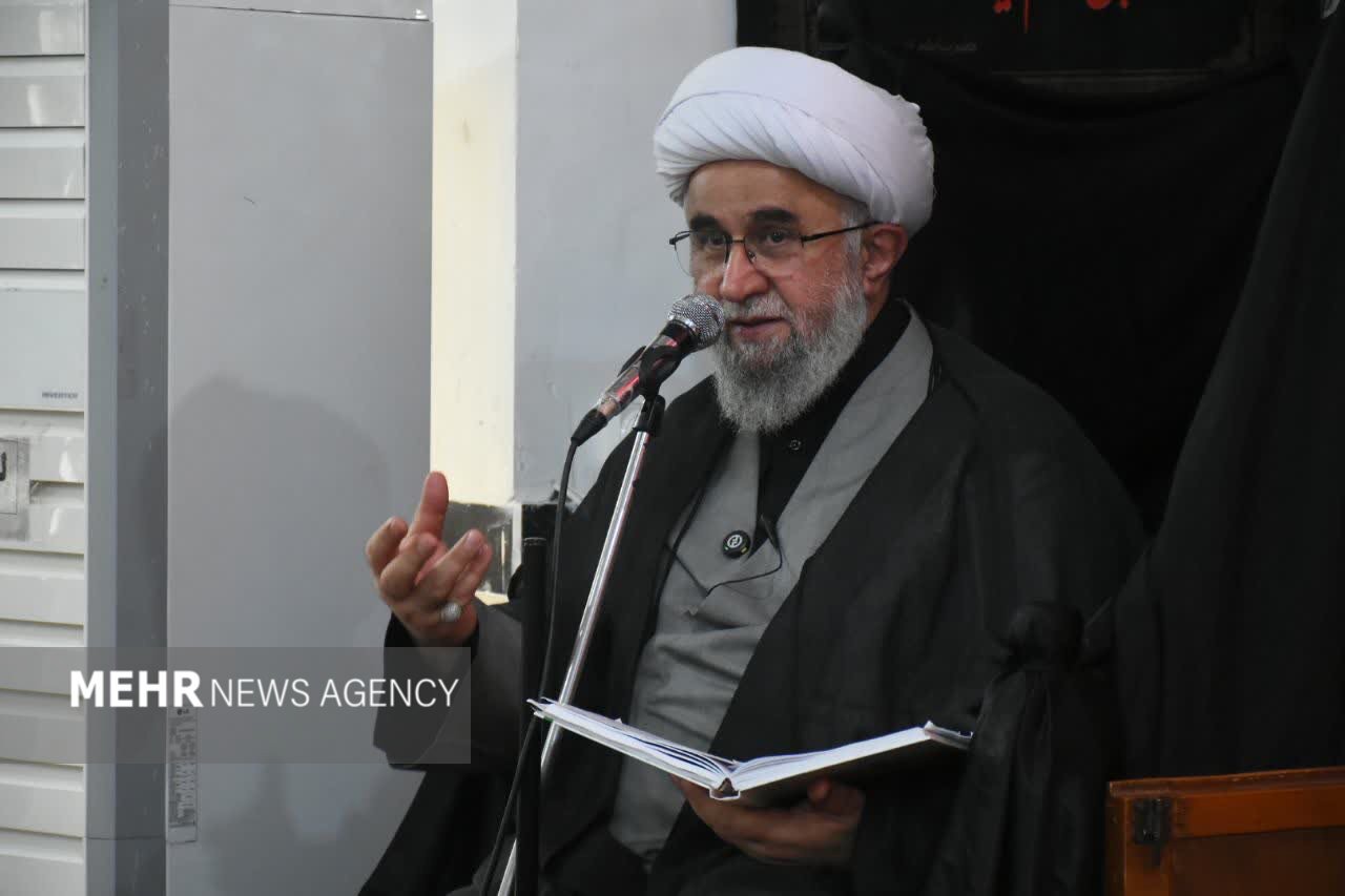 دعوت آیت الله رمضانی از ملت برای بدرقه حماسی رهبر شهید