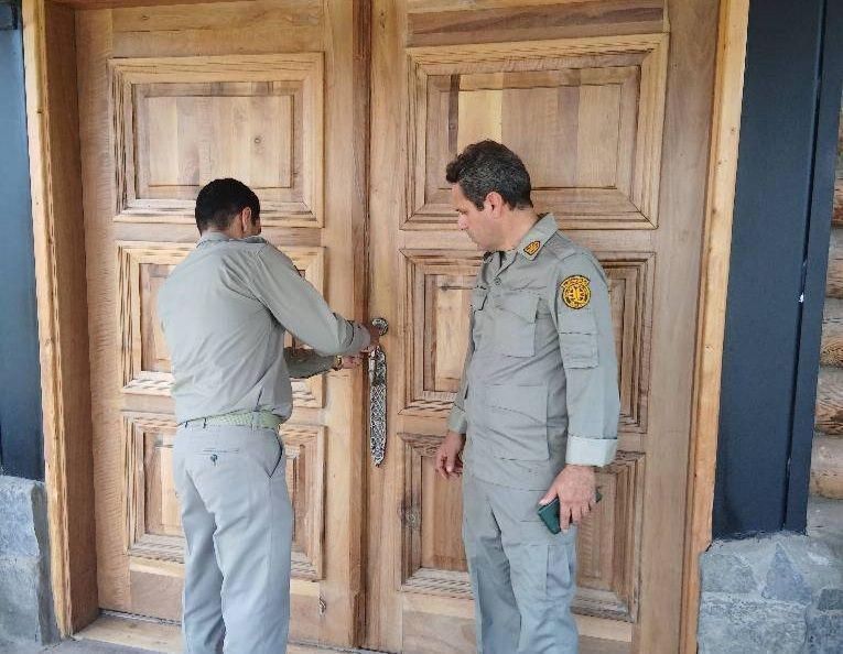 مهر و موم شدن کلبه حیوانات کاسپین بندرانزلی