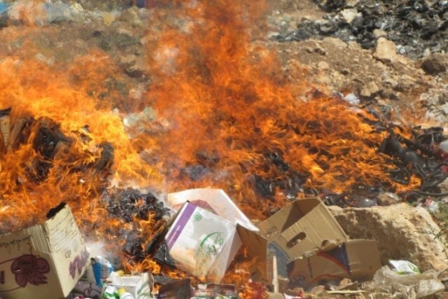 امحای ۹۵ تن کالای غیرقابل مصرف در مرز آستارا