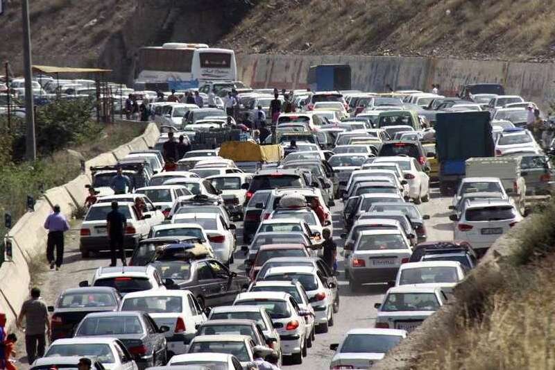 مرادی: ترافیک در محور خروجی گیلان نیمه سنگین است