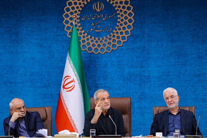 گزیده نشست پزشکیان با فعالان سیاسی امشب پخش می‌شود