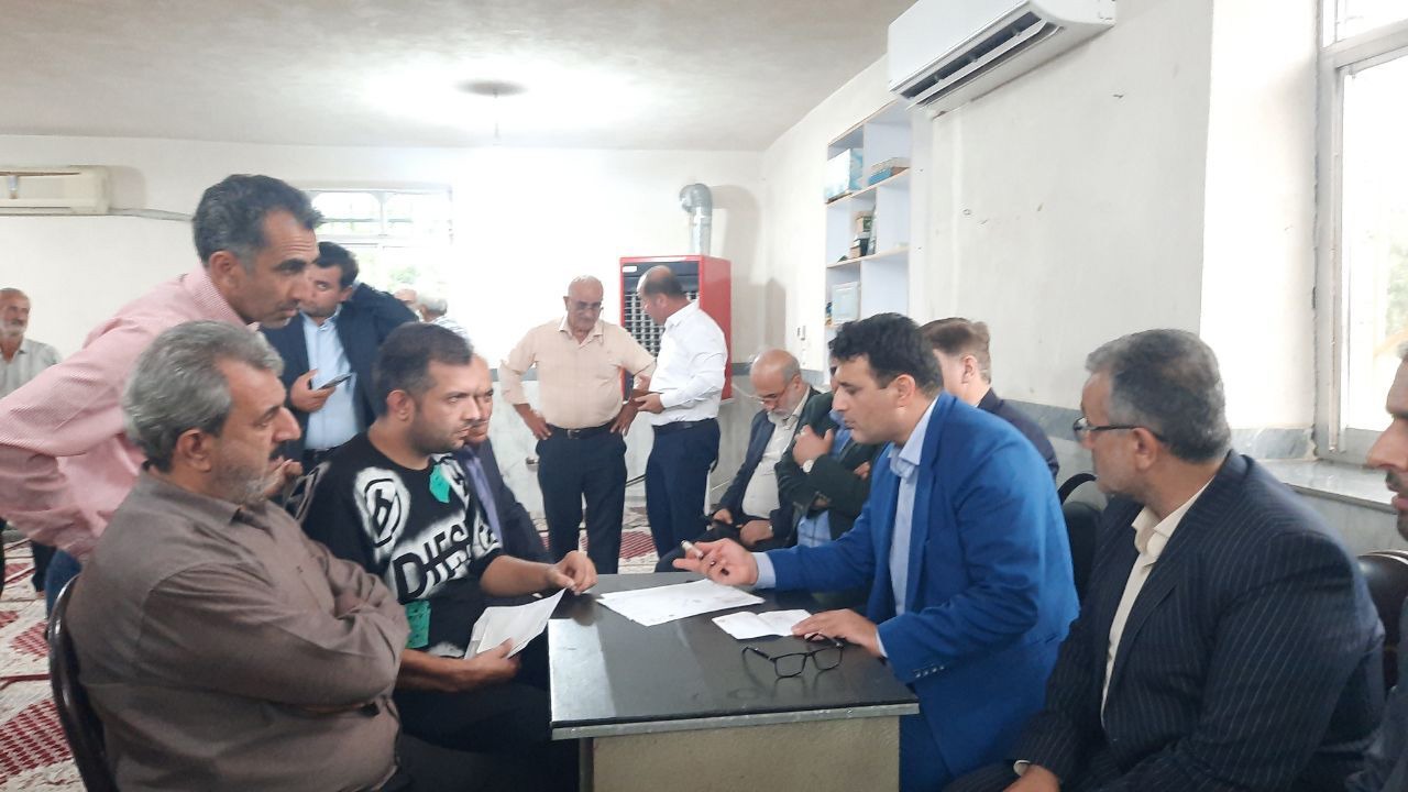 برگزاری میز خدمت مسئولان ماسال در روستای پیرسرای شاندرمن
