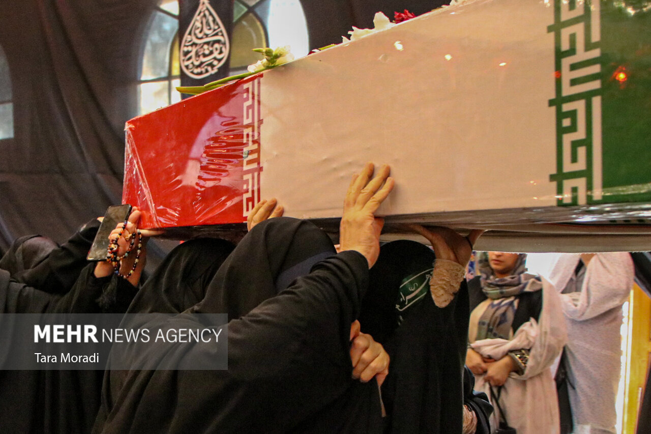 مادر شهید محمود مهدی نژاد پرشکوهی به فرزند شهیدش پیوست