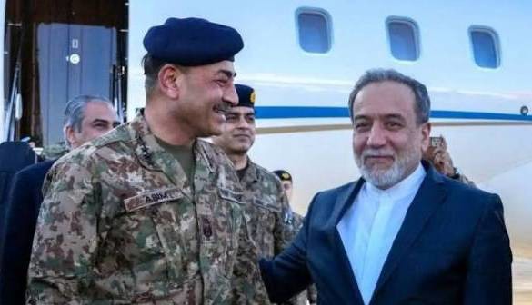 گفتگوی تلفنی وزیر امور خارجه و فرمانده ارتش پاکستان