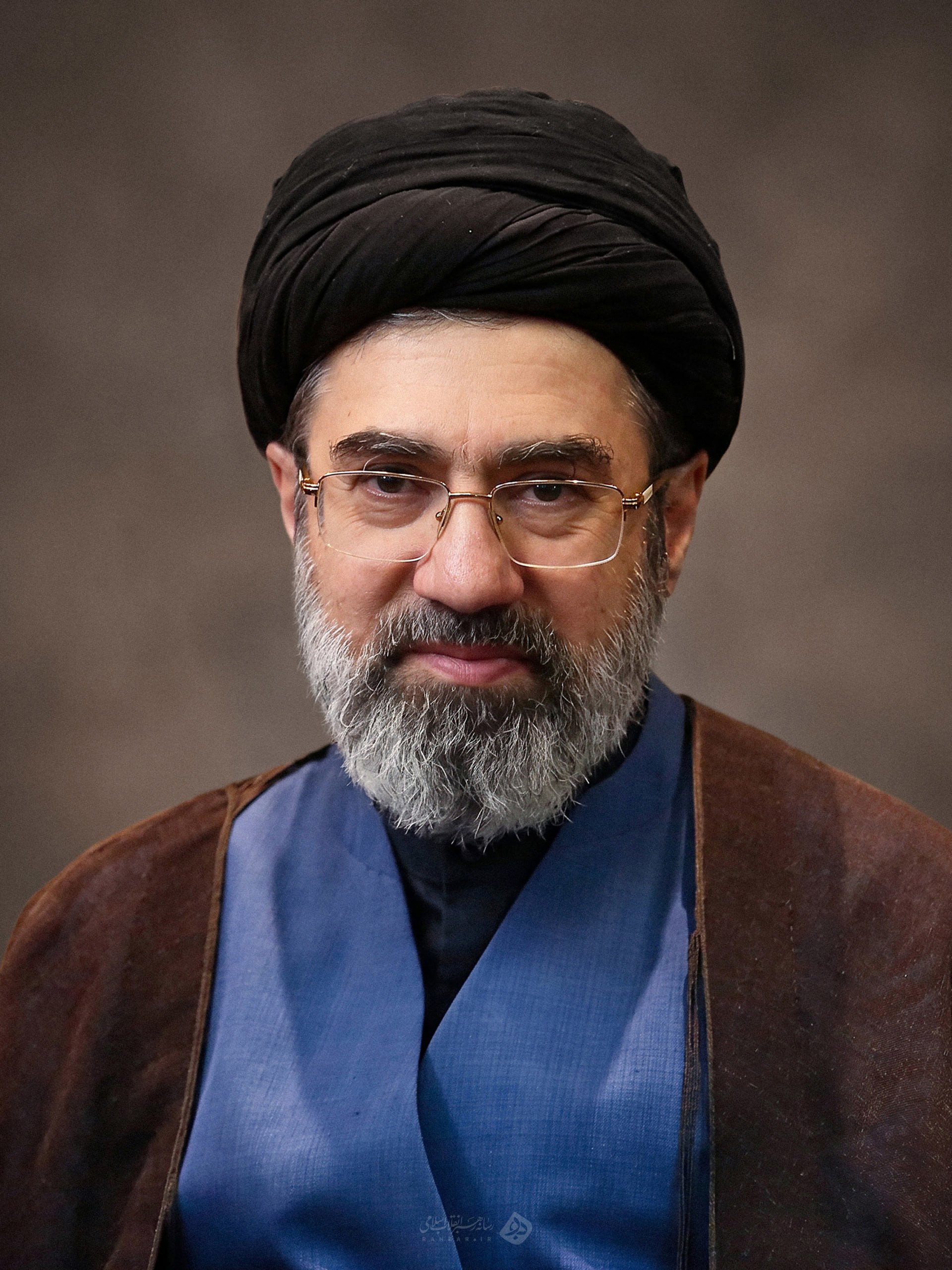 رهبر انقلاب خطاب به دانش‌آموزان و دانشجویان: مرزهای دانش را بشکنید و قلّه‌های پیشرفت را فتح کنید