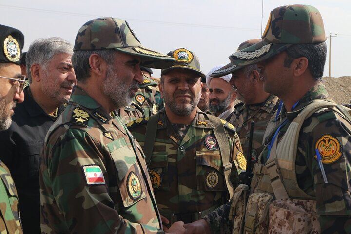 فرمانده نزاجا: نیروی زمینی ارتش از شمال غرب تا سواحل مکران مقتدرانه حضور دارد