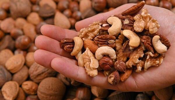 مصرف یک مشت آجیل در روز خطر فشارخون بالا را کاهش می دهد