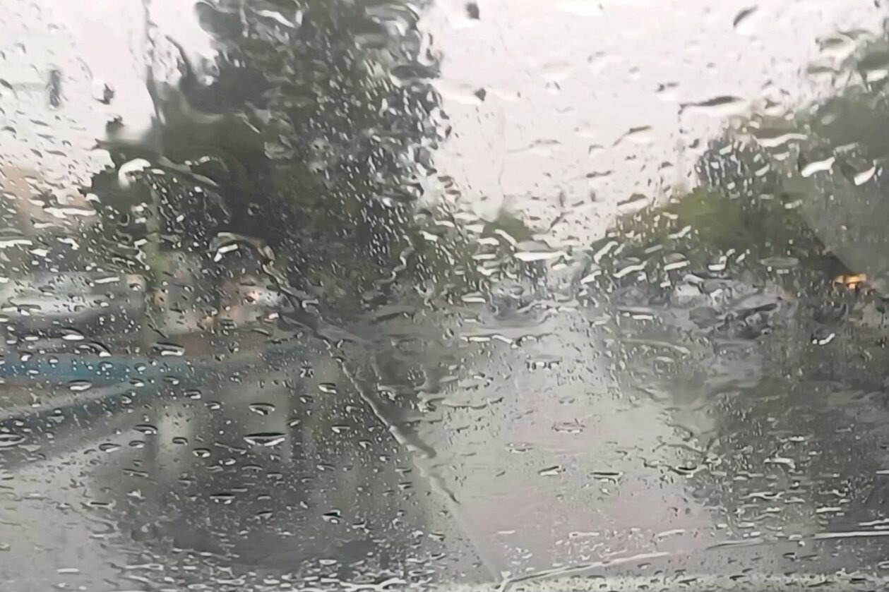 چهره بارانی روستای راسته‌کنار فومن در قاب  پاییز