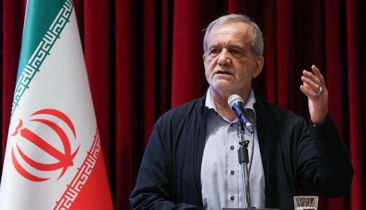 پزشکیان: باید آن‌قدر قوی باشیم که کسی جرأت نکند به خاک و هویت ما طمع کند